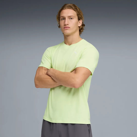 PUMA TRAIN ALL DAY TEXTURE SHORT SLEEVE TEE MENS - Apple Spritz, lifestyle front view worn by model