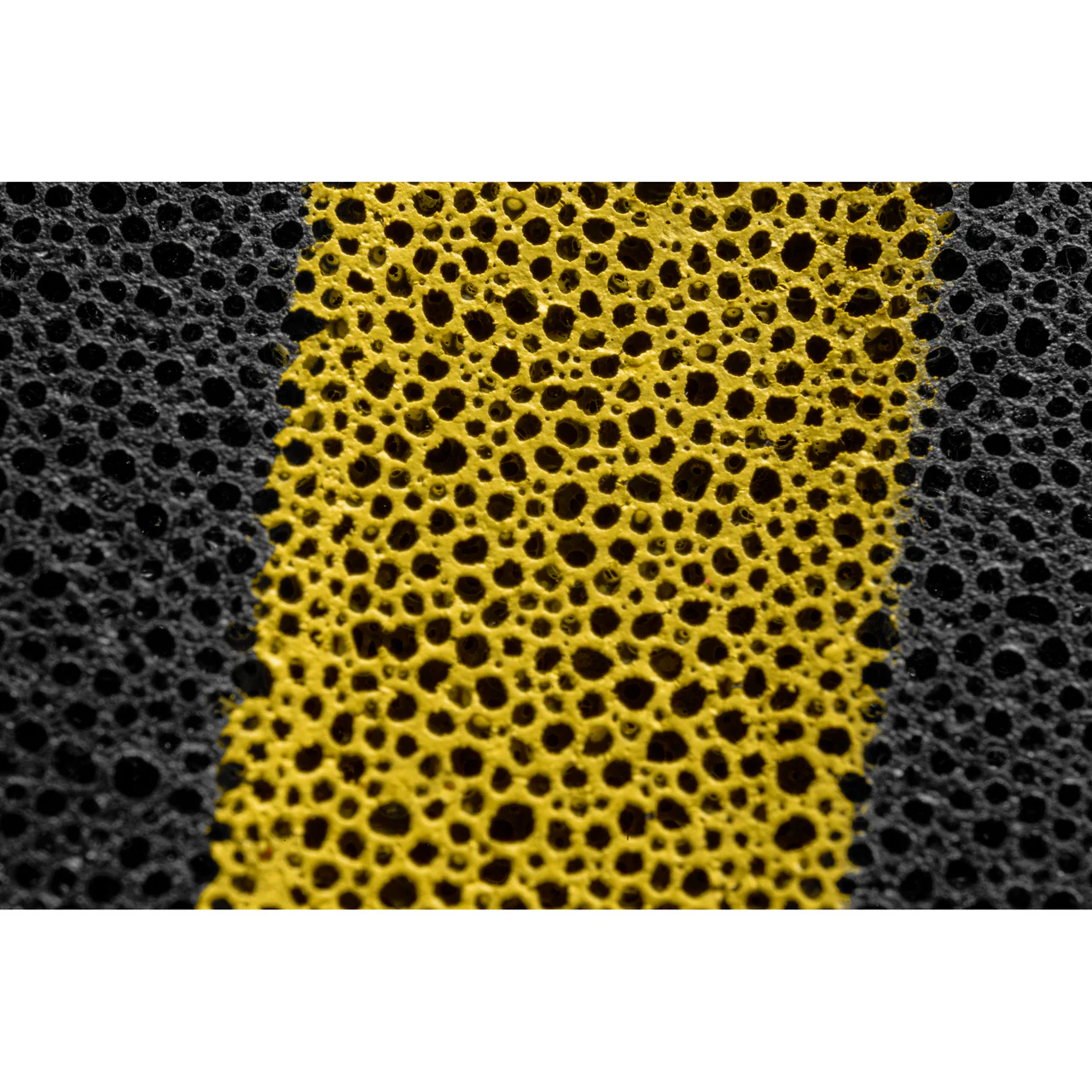 SKLZ BASHHHKETBALL PRO FES SIOC BASKETBALL - close-up of foam texture showing dual-density construction