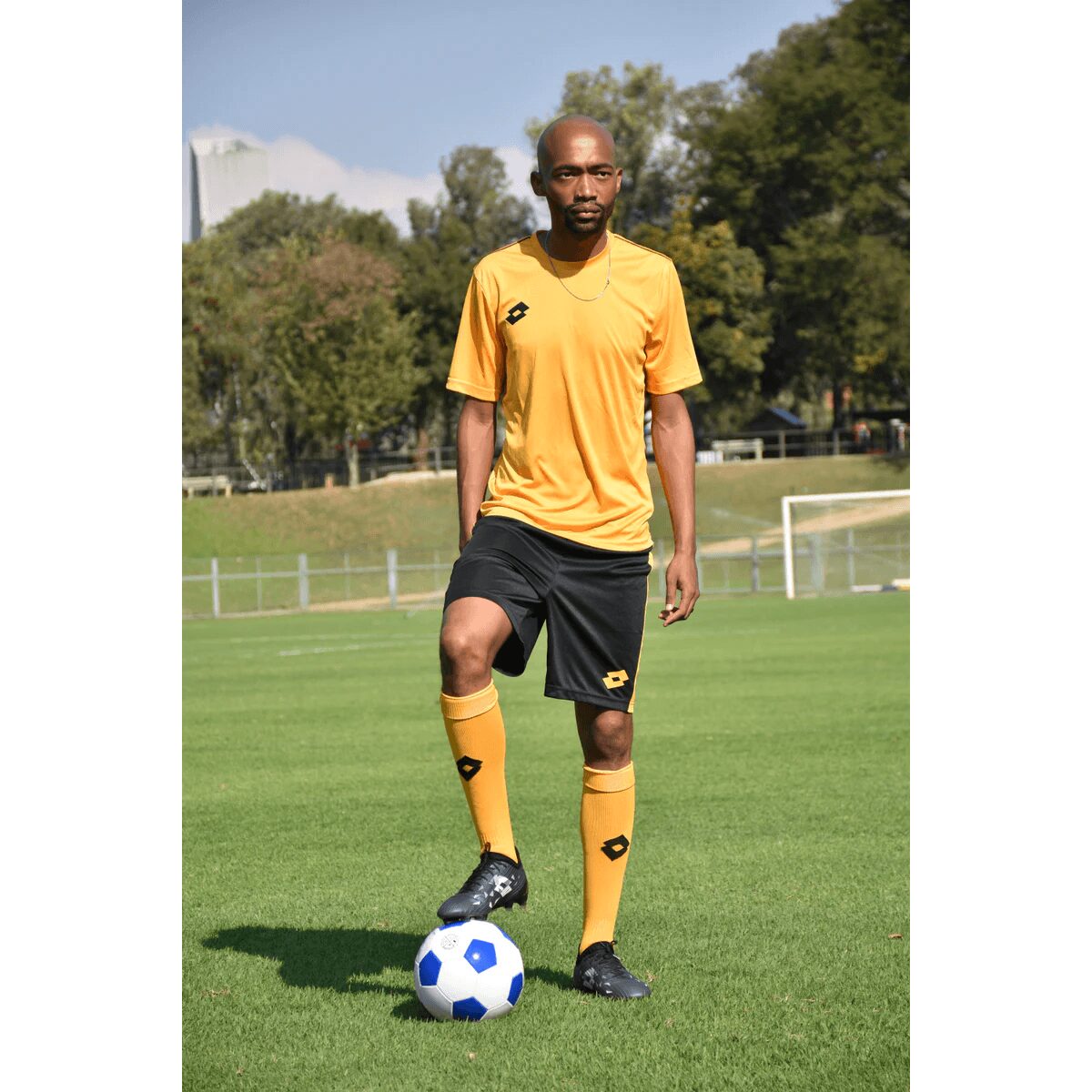 LOTTO DELTA FULL SOCCER KIT GOLD / BLACK – Poobie Naidoo's
